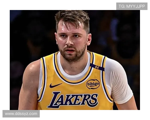 东契奇火力全开半场狂砍32分带队掀进攻狂潮展现超级大核统治力